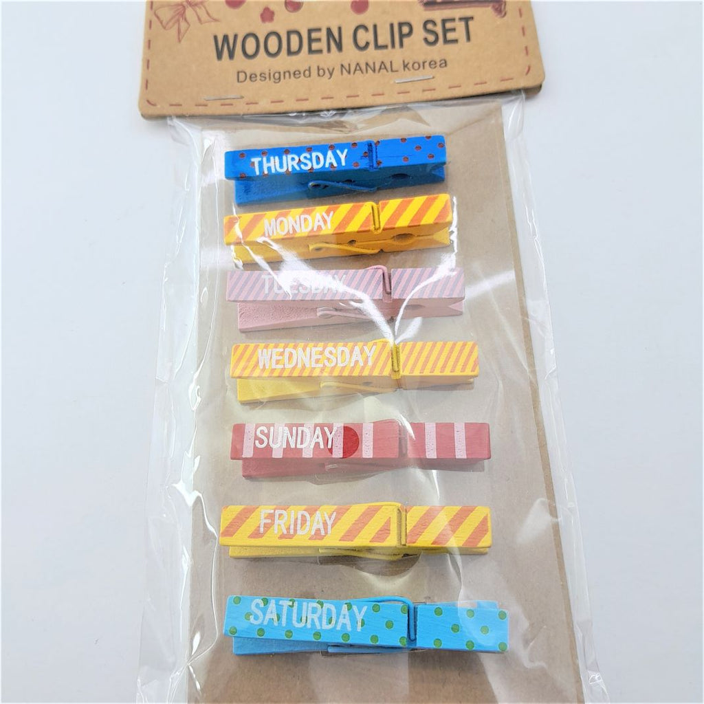 Weekdays Wood Clip Set